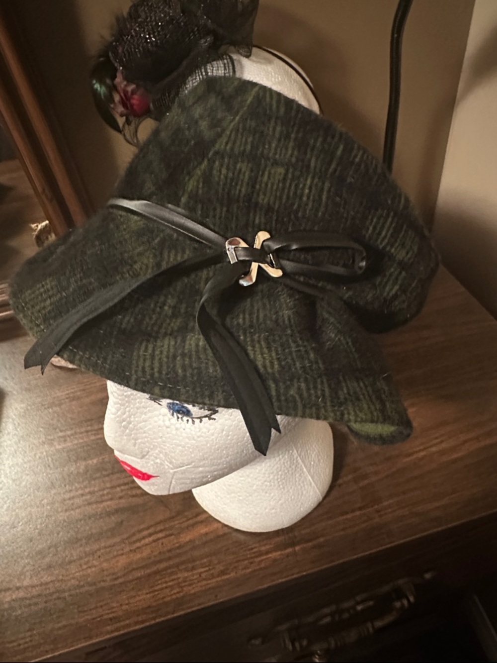 Vintage Fle’chet Olive Green Felt Women's Cloche Hat with Decorative Band